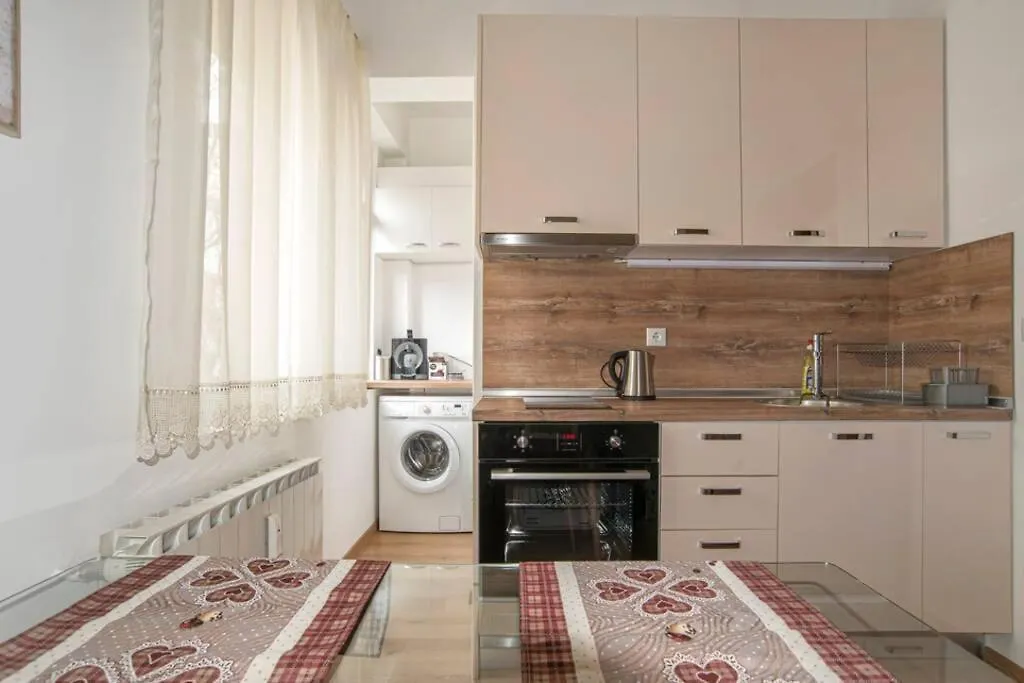 Elegant & Stylish 2 Bedroom Top Central Apartment Sofía Bulgaria