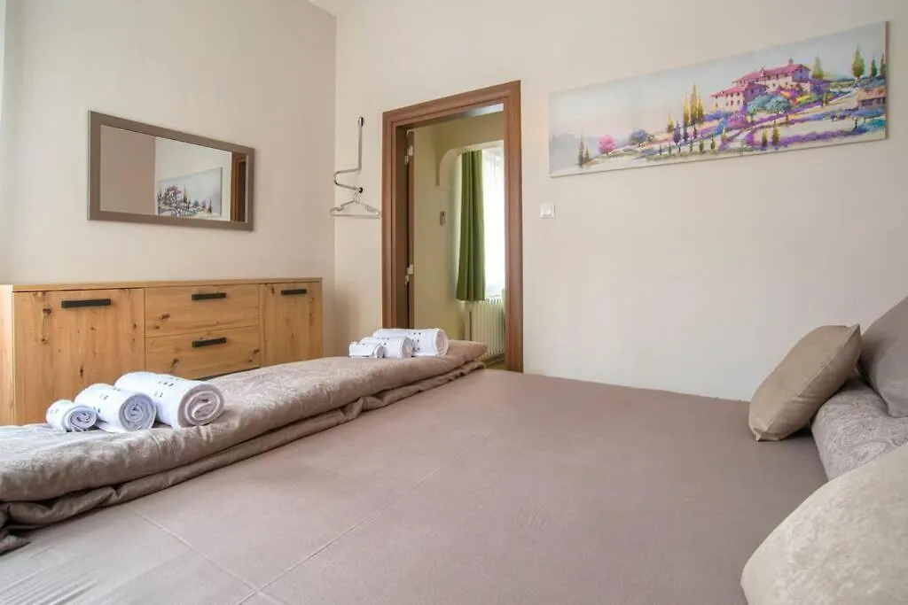 Elegant & Stylish 2 Bedroom Top Central Apartment Sofía 0*,  Bulgaria